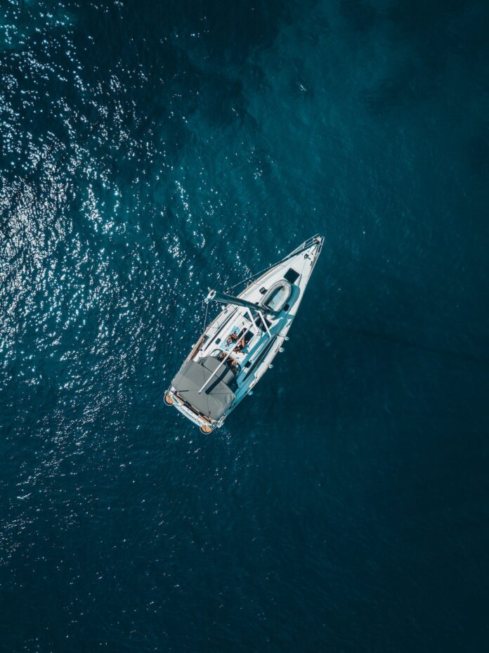 5 Signs That It's Time To Replace Your Boat's Flooring
